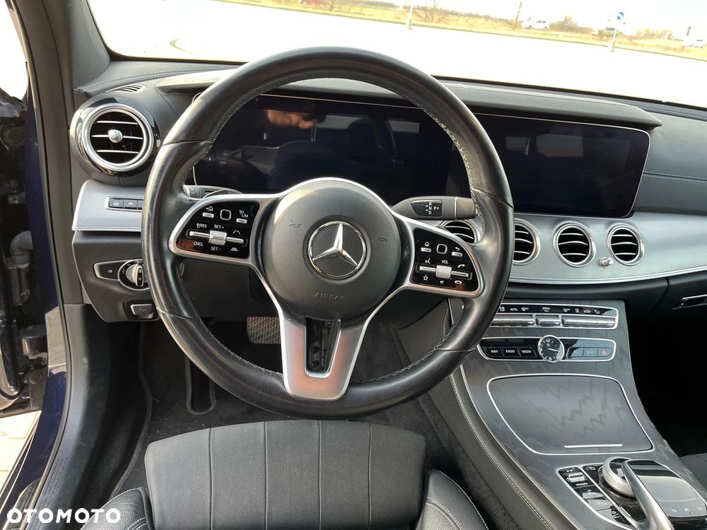 Mercedes-Benz Klasa E - 9