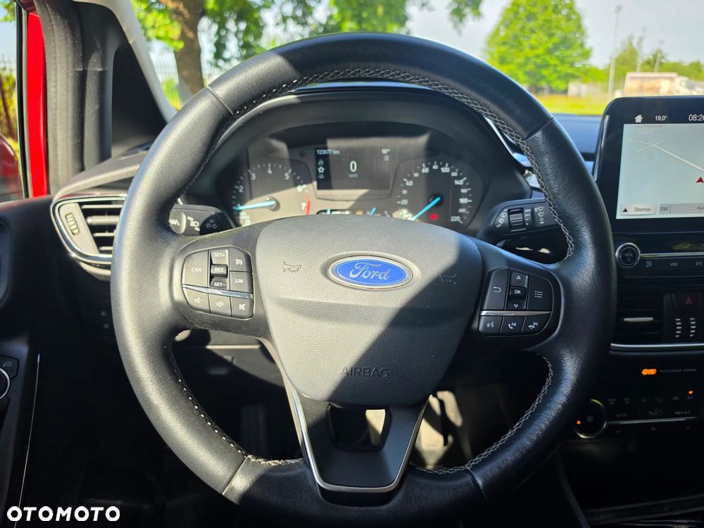 Ford Fiesta 1.0 EcoBoost S&S TITANIUM - 18