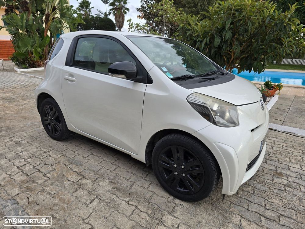 Toyota iQ 1.33 VVT-i 2 MultiDrive NAVI+Bluetooth - 2