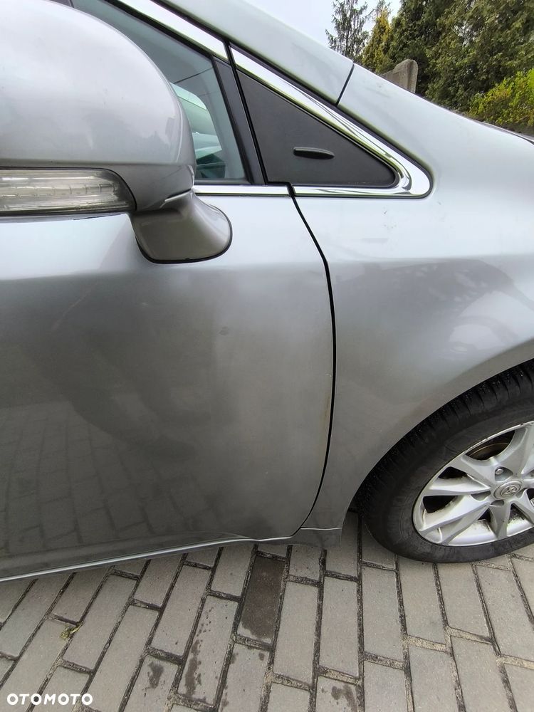 Toyota Avensis 1.6 - 6