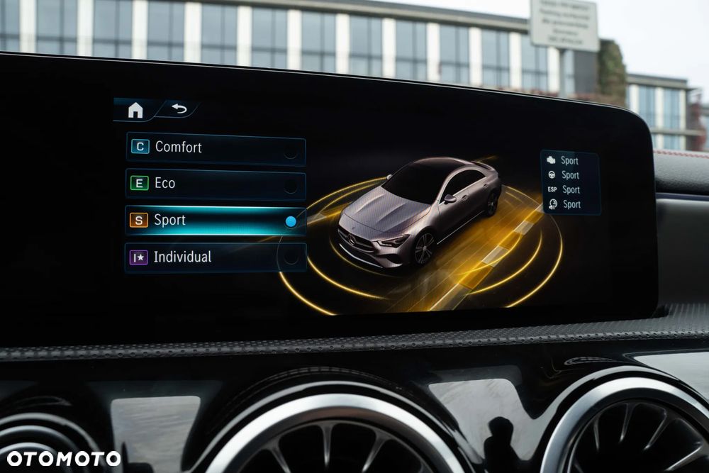 Mercedes-Benz CLA 220 mHEV 4-Matic AMG Line 8G-DCT - 34