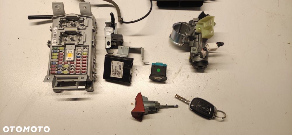 STEROWNIK KOMPUTER SILNIKA ZESTAW STARTOWY HYUNDAI I20 II 1.4 CRDI 14-19 - 3