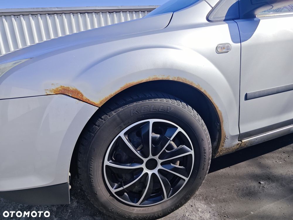 Ford Focus 1.6 TDCi DPF Ambiente - 11