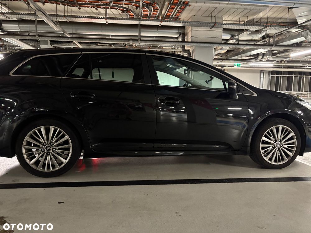 Toyota Avensis Touring Sports 1.8 Business Edition - 16