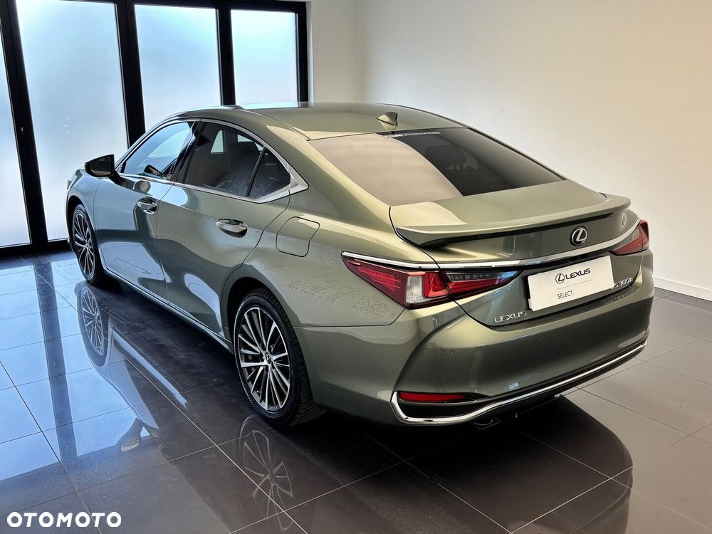 Lexus ES 300h Business Edition - 7