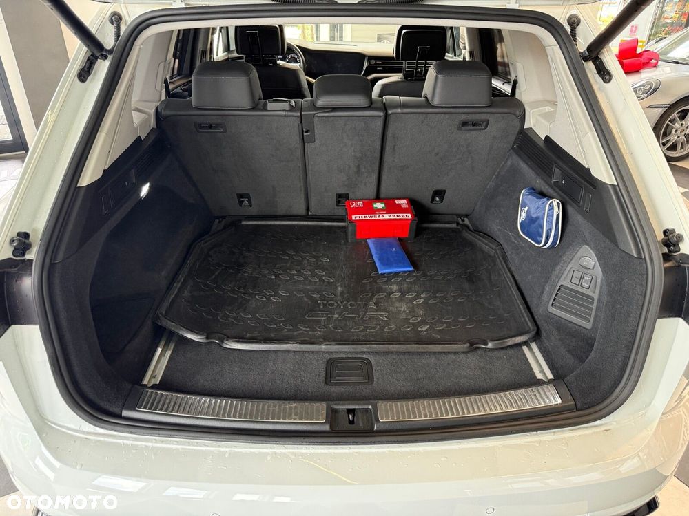 Volkswagen Touareg - 12