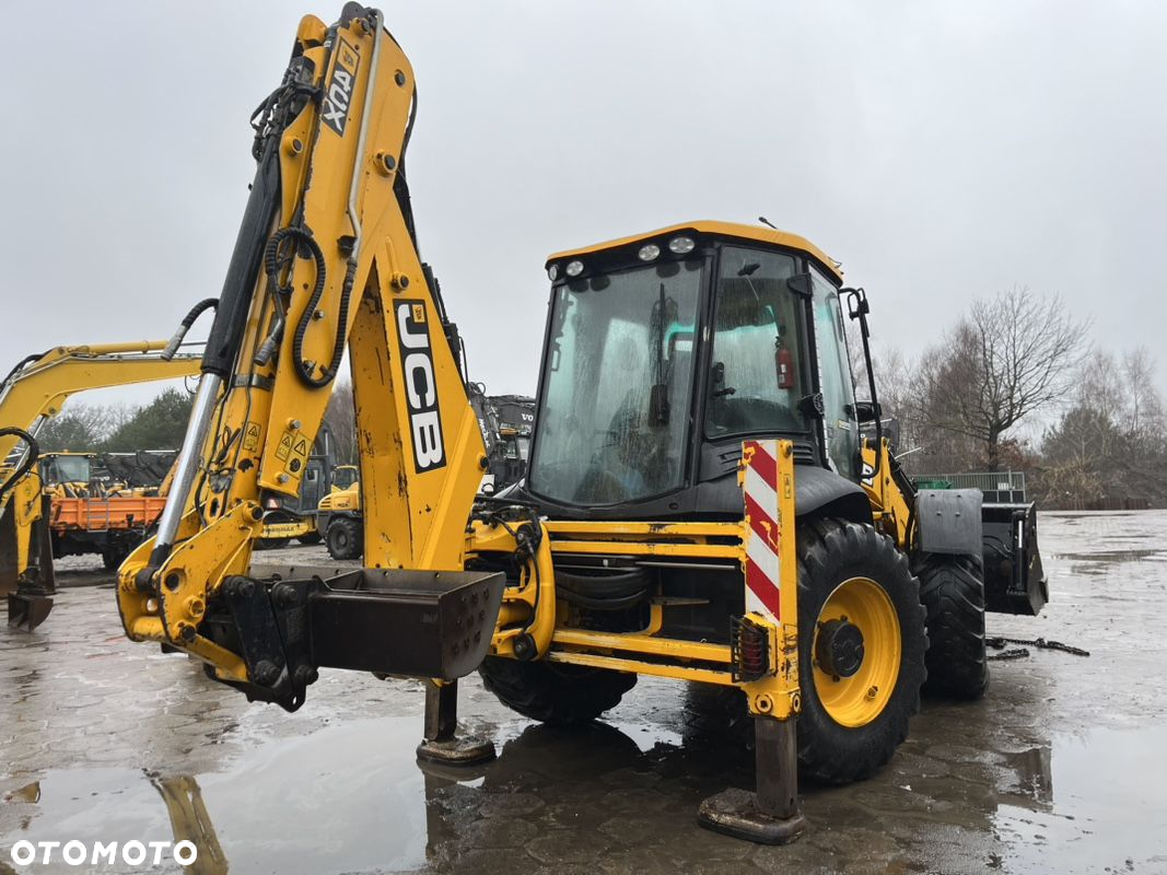 JCB 4CX - 7