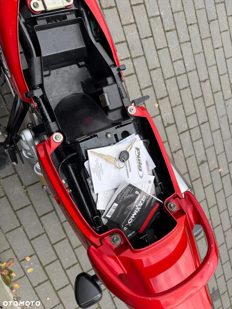 Suzuki GSX - 30