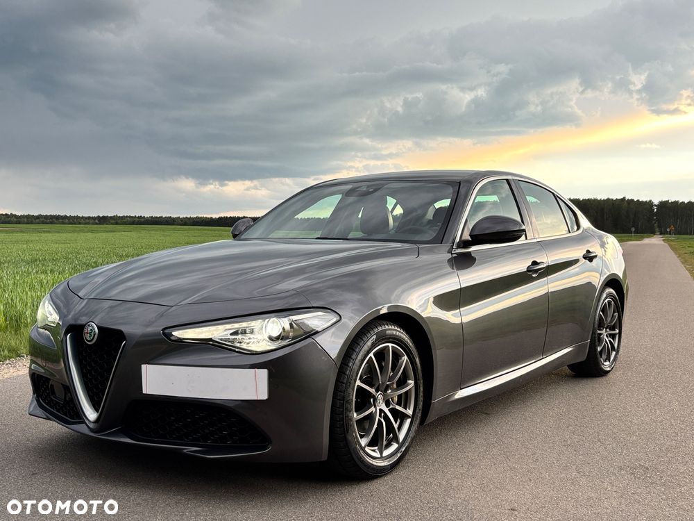 Alfa Romeo Giulia 2.2 AT8 Executive - 23