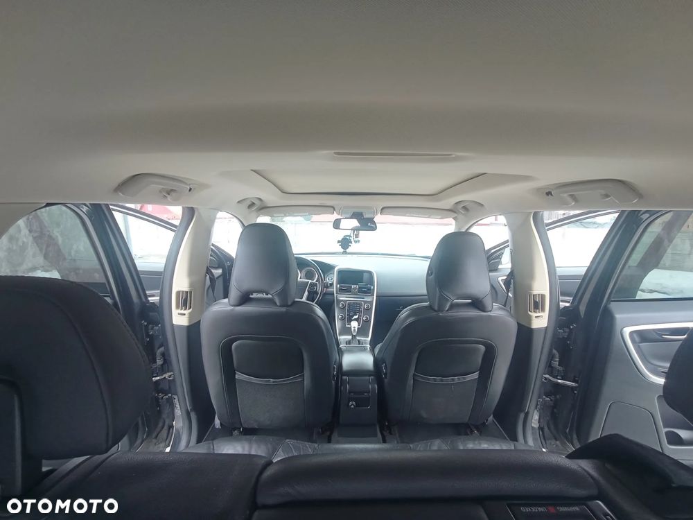 Volvo XC 60 - 8