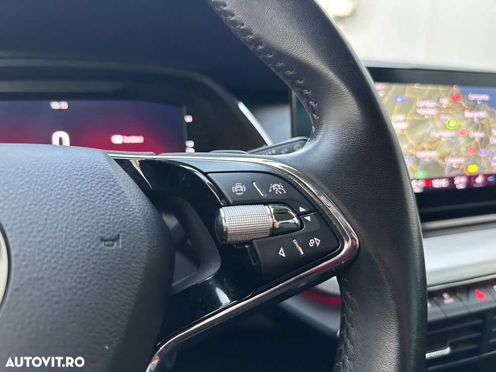 Skoda Octavia Combi 2.0 TDI DSG Clever - 24