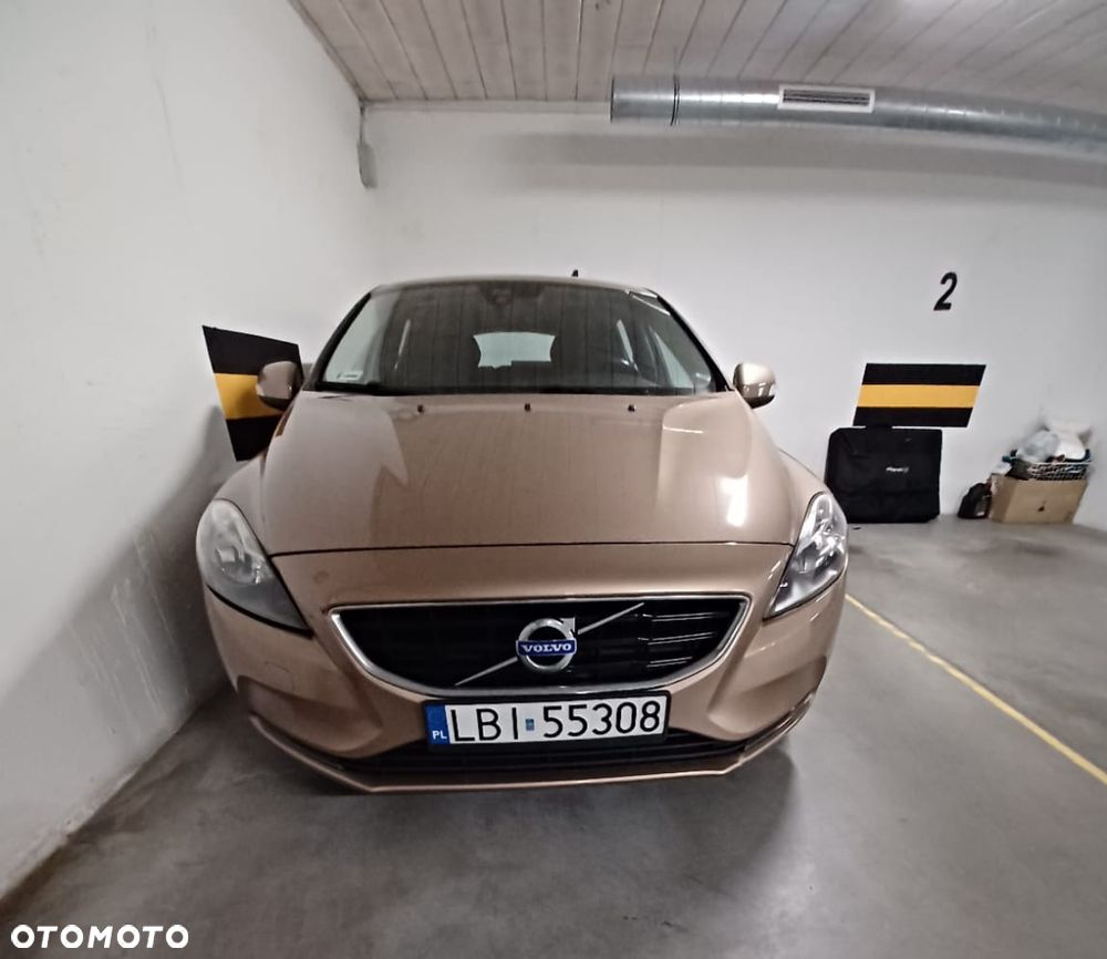 Volvo V40 T4 Base - 3