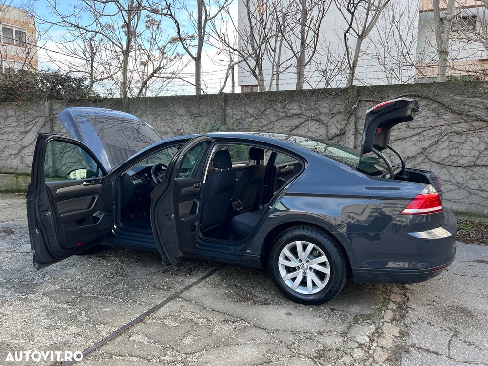 Volkswagen Passat 1.6 TDI Comfortline - 11