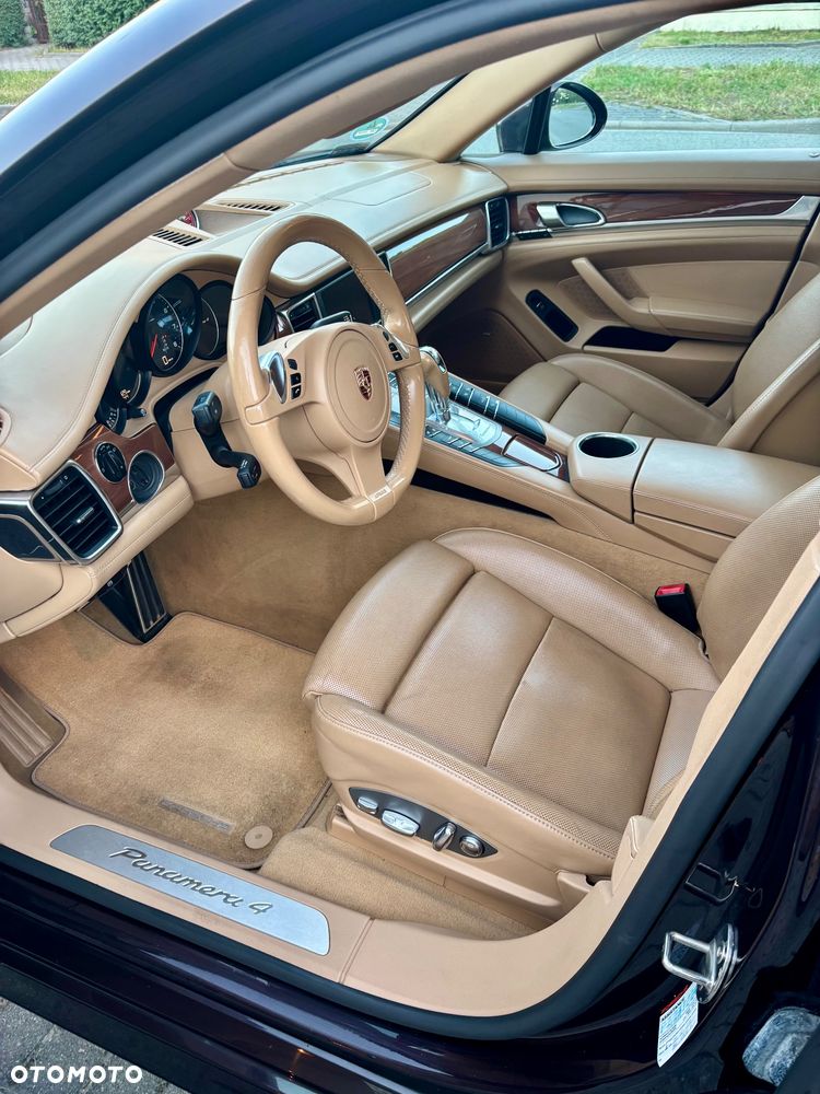 Porsche Panamera 4 - 8