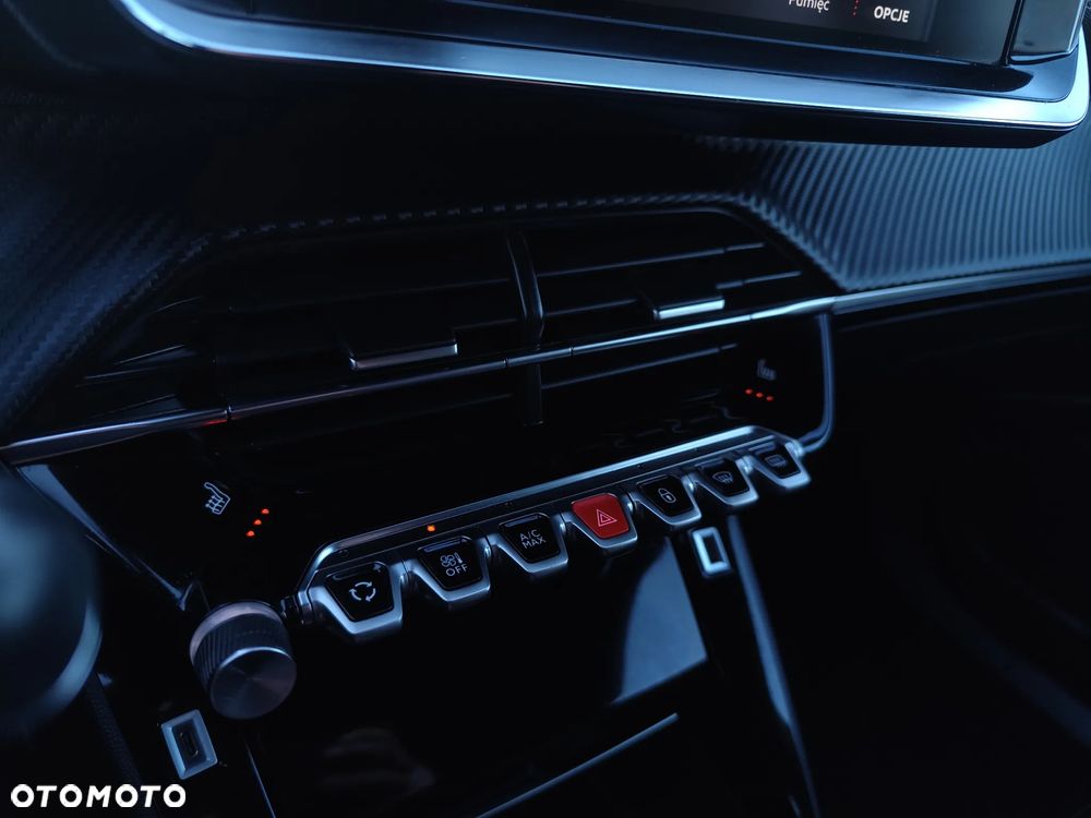 Peugeot 2008 1.2 PureTech GT Line S&S - 28