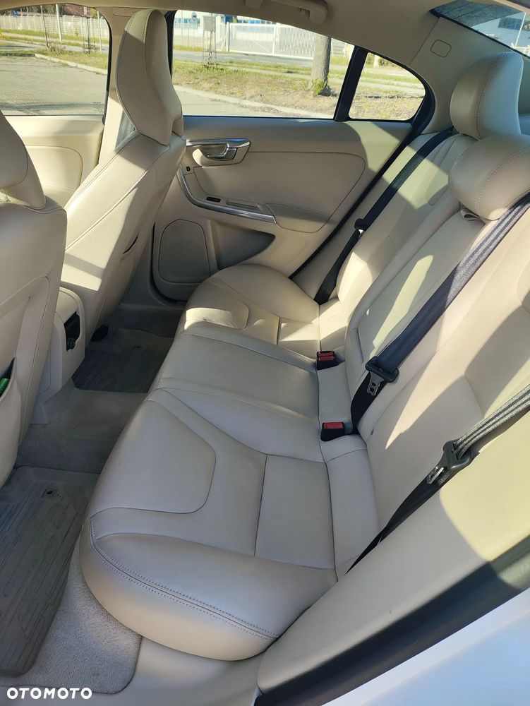 Volvo S60 T5 Geartronic - 12