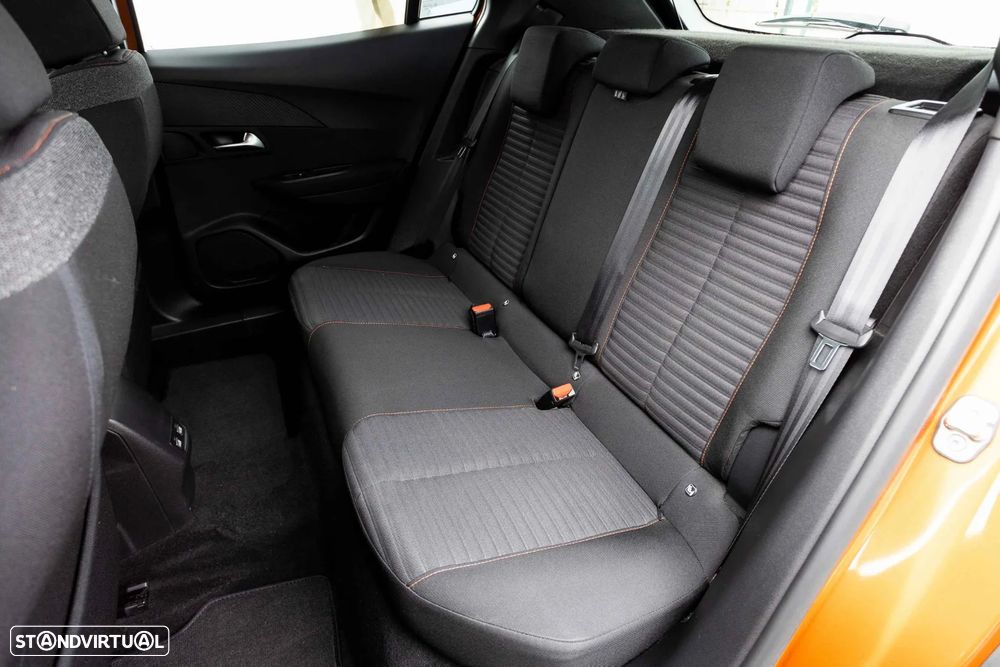 Peugeot e-2008 50 kWh Active Pack - 31