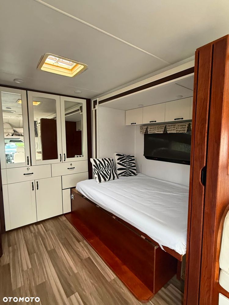 Mercedes-Benz Sprinter - 17