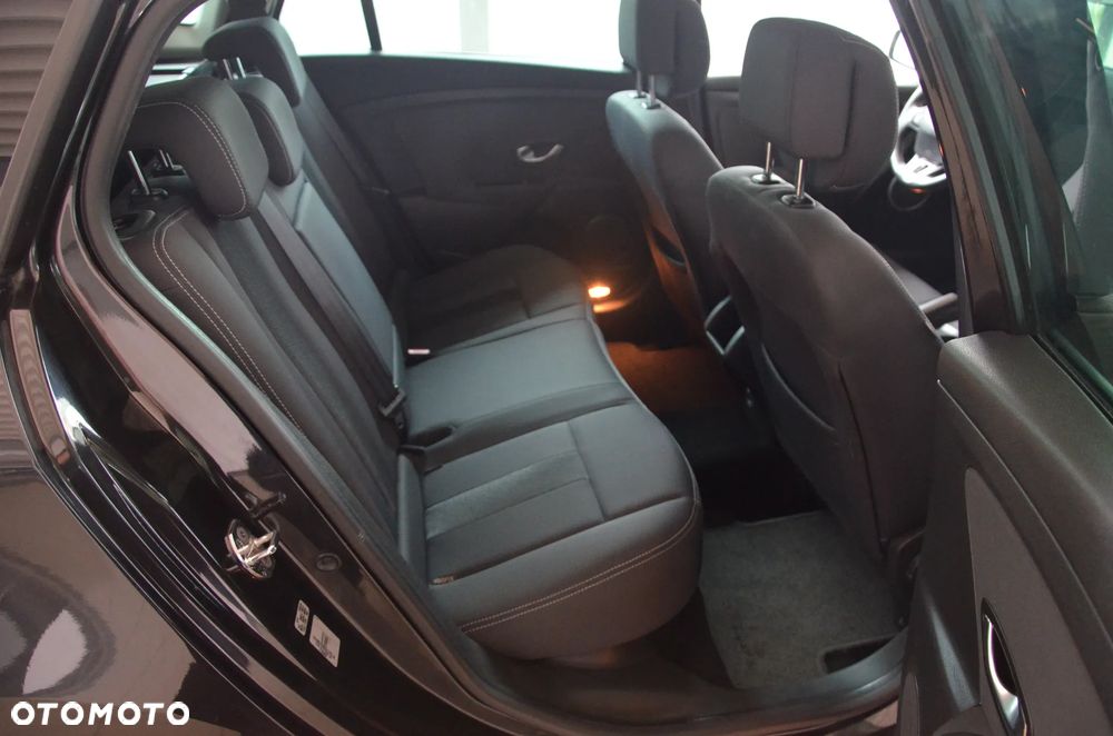 Renault Megane TCe 130 Expression - 28