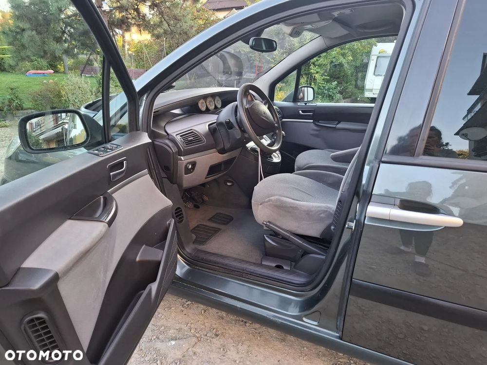 Peugeot 807 2.0 SR - 13