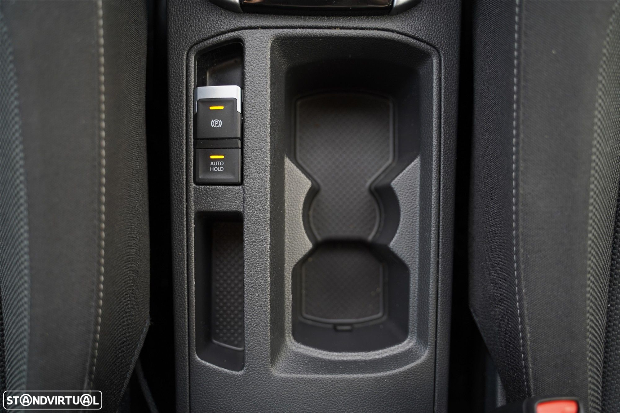 VW T-Roc 1.5 TSI Urban DSG - 25