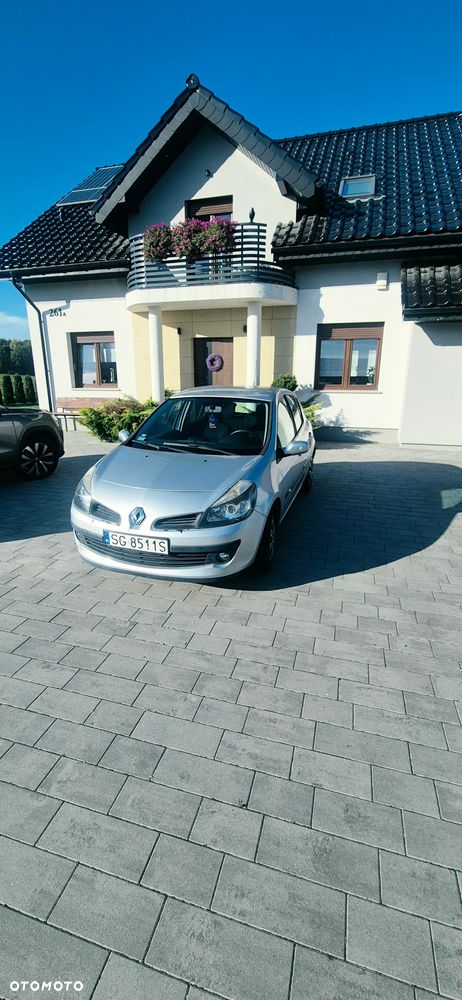 Renault Clio 2007 photo 2