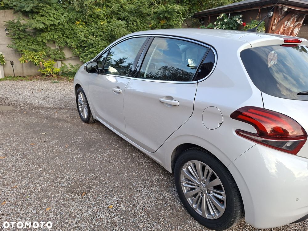 Peugeot 208 - 4