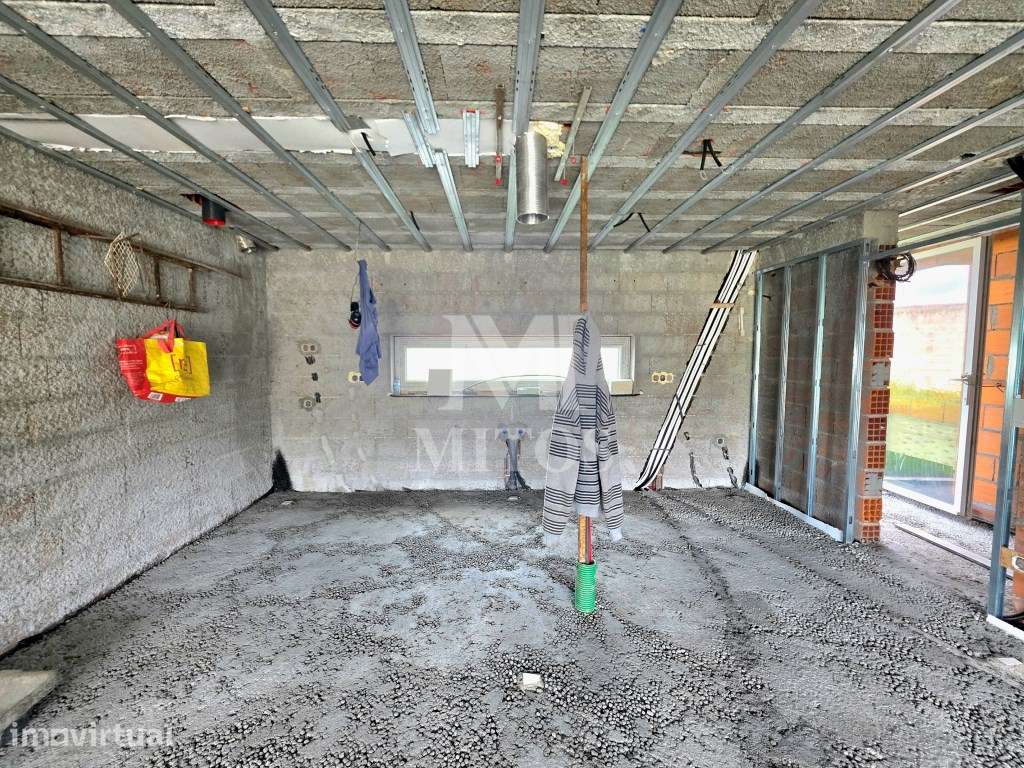 Moradia T4 inacabada para venda em Afife - Viana do Castelo - Grande imagem: 4/24