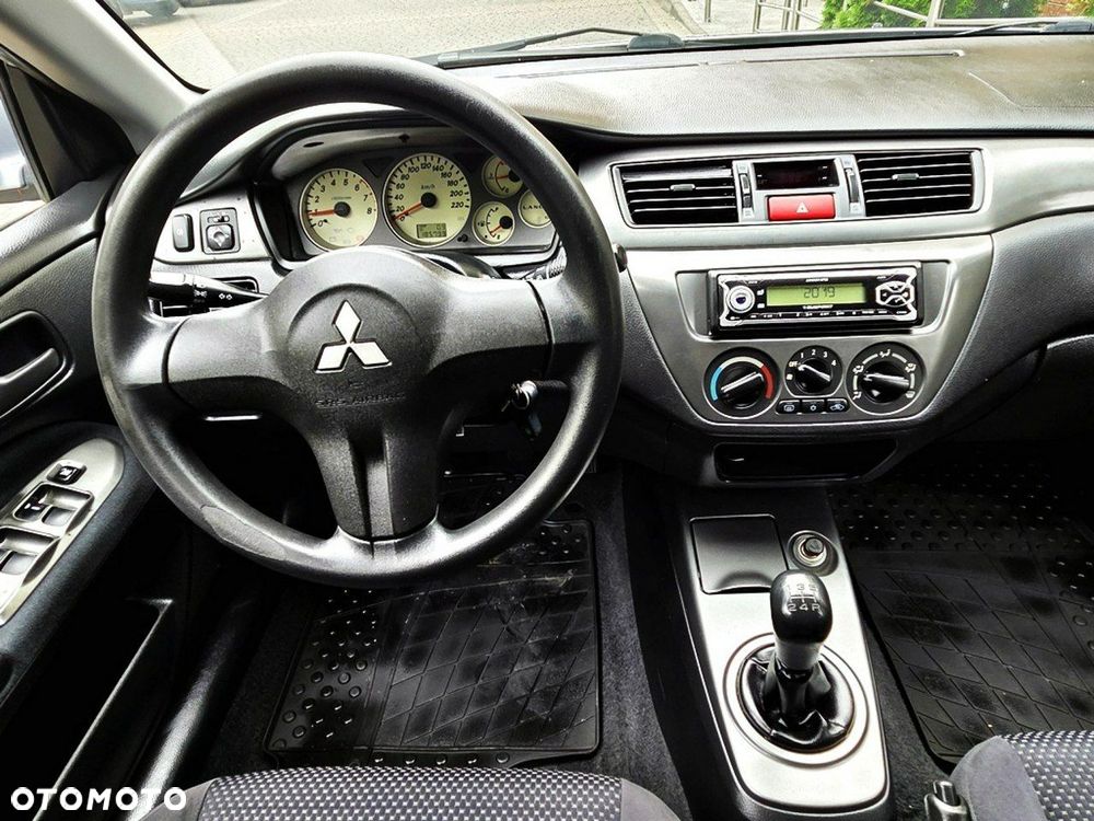 Mitsubishi Lancer - 12