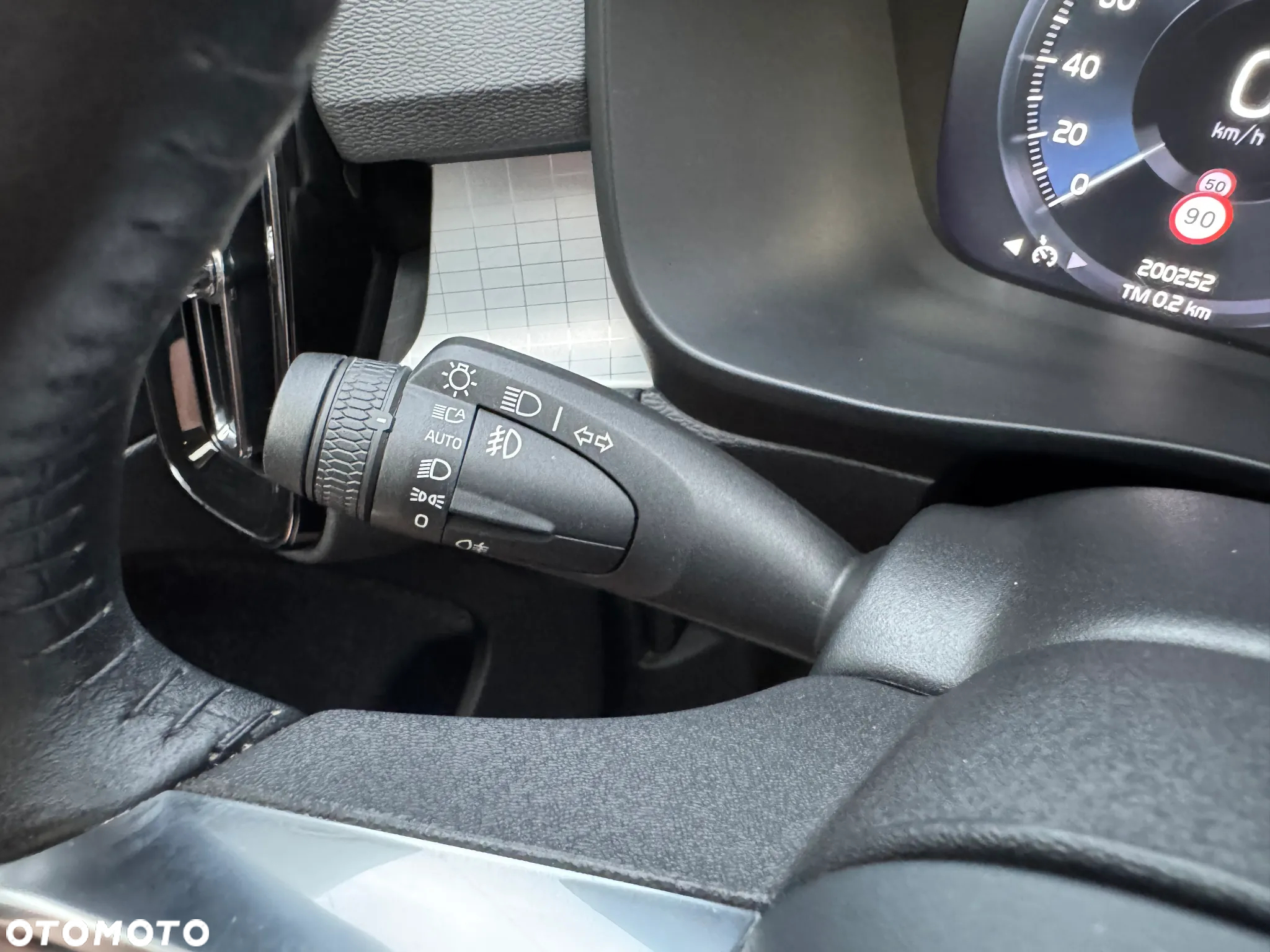 Volvo XC 40 D3 Momentum Pro - 25