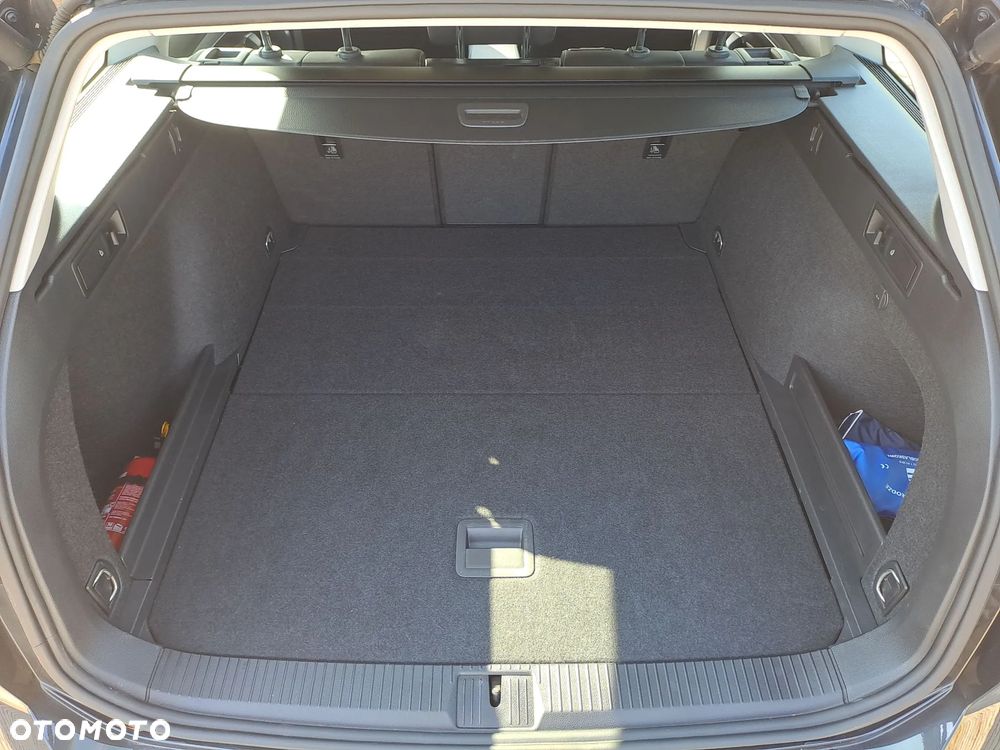 Volkswagen Passat 2.0 TSI Business DSG - 12