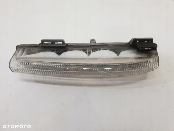 MERCEDES W204 HALOGEN LED PRAWY A2049069000
