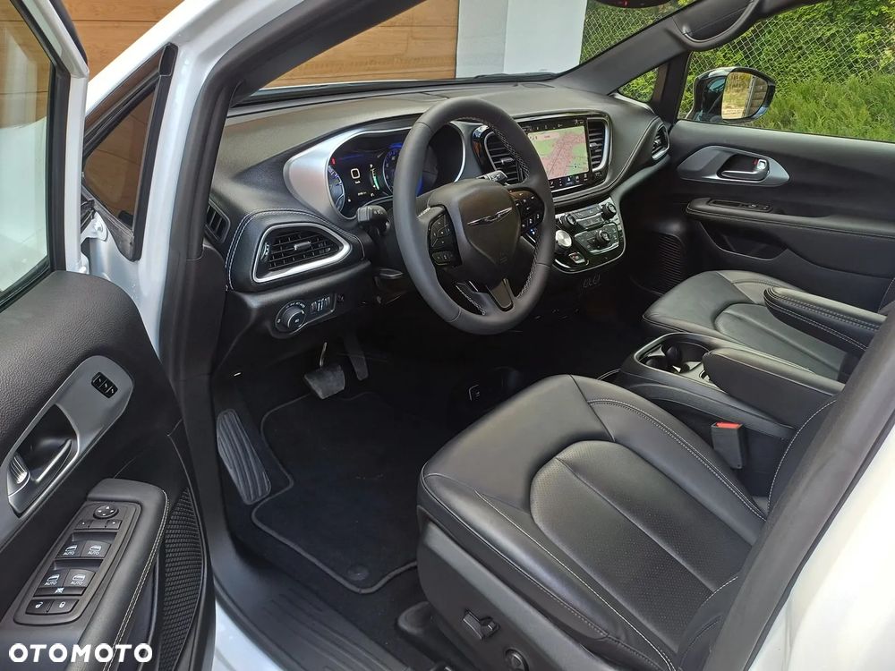 Chrysler Pacifica - 9