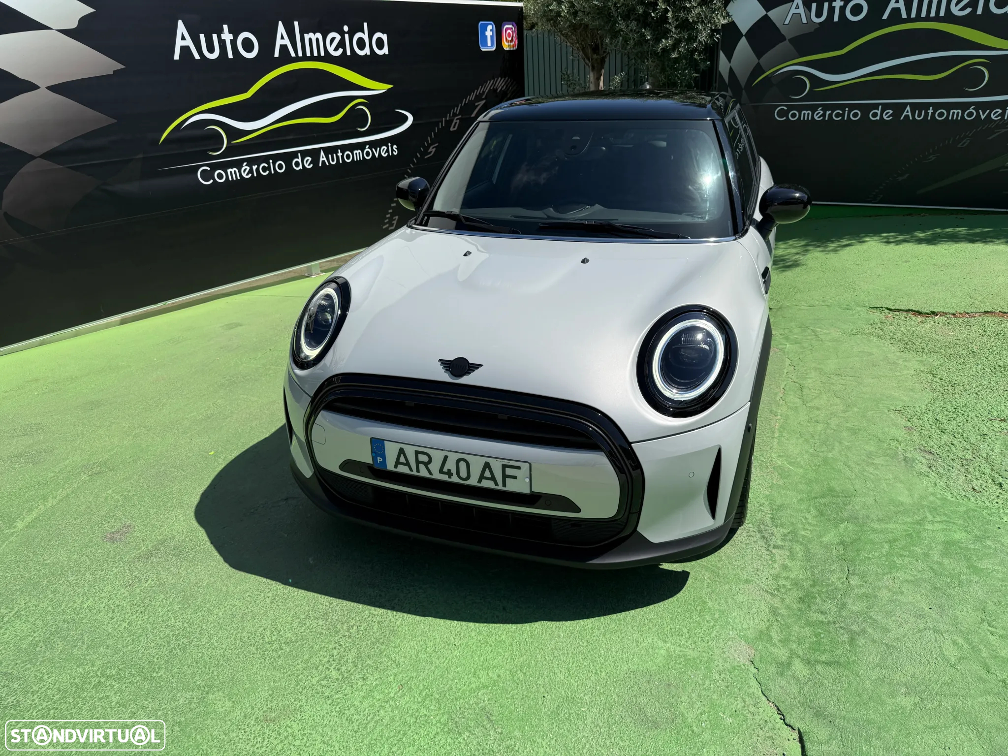 MINI 5 Portas Cooper Auto - 17