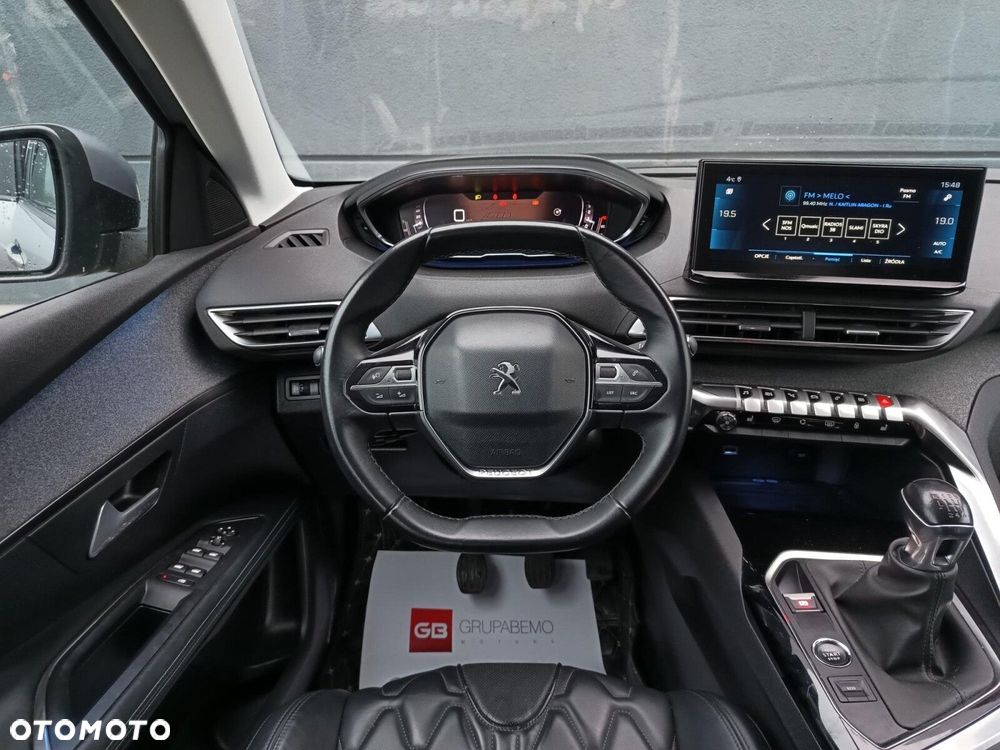 Peugeot 3008 1.2 PureTech Allure S&S - 22