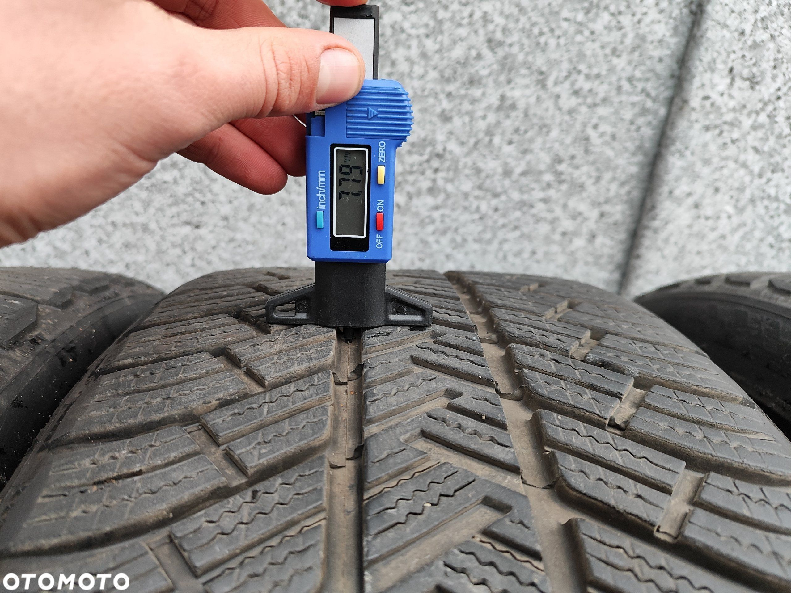 Opony zimowe 235/40 R19 Michelin Pilot Alpin PA4 92V - 2