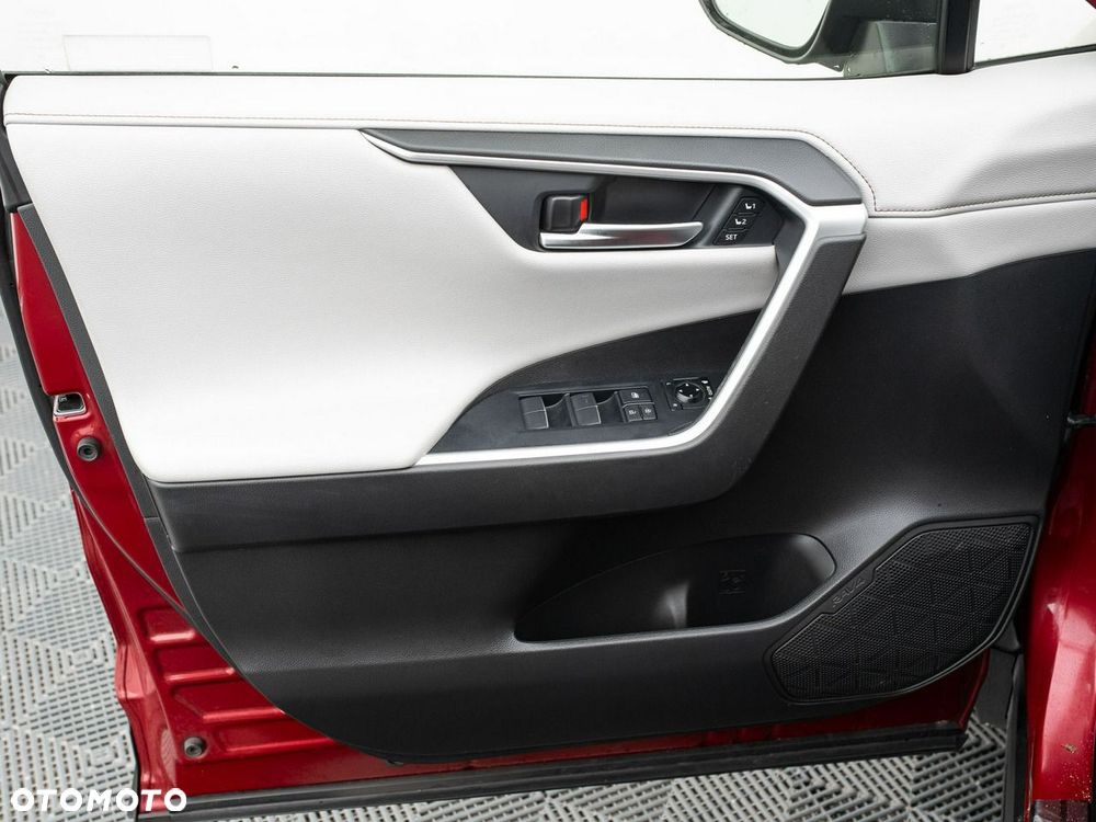 Toyota RAV4 - 10
