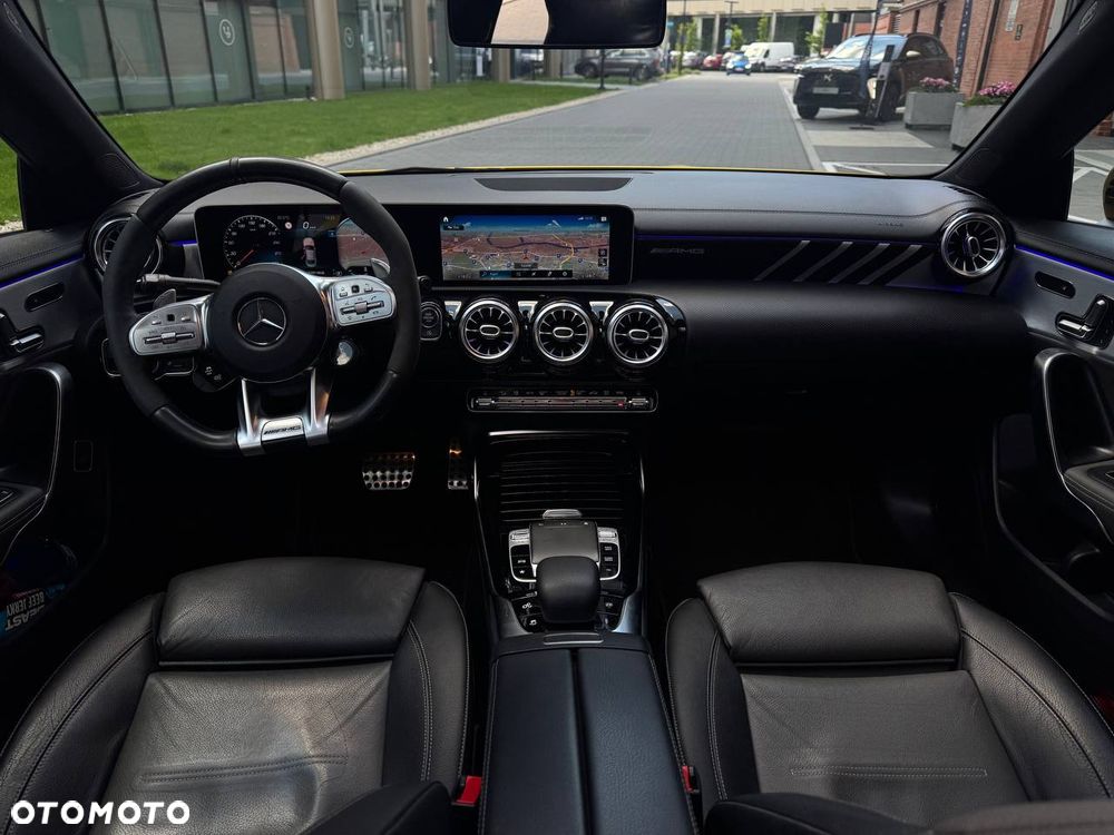 Mercedes-Benz CLA - 11