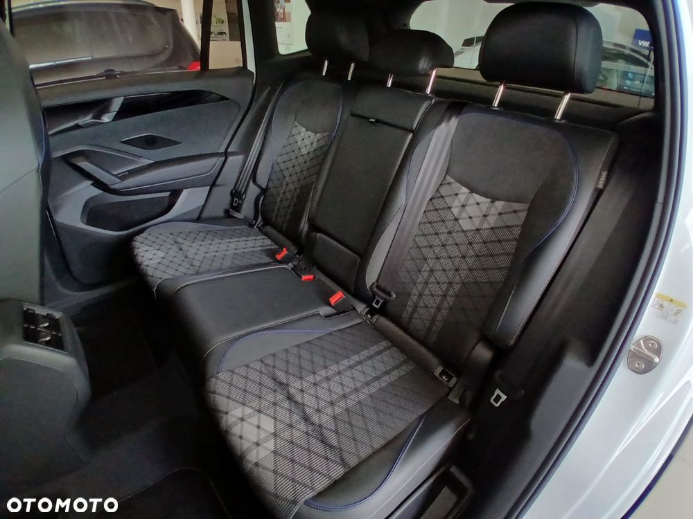 Volkswagen Tiguan - 10