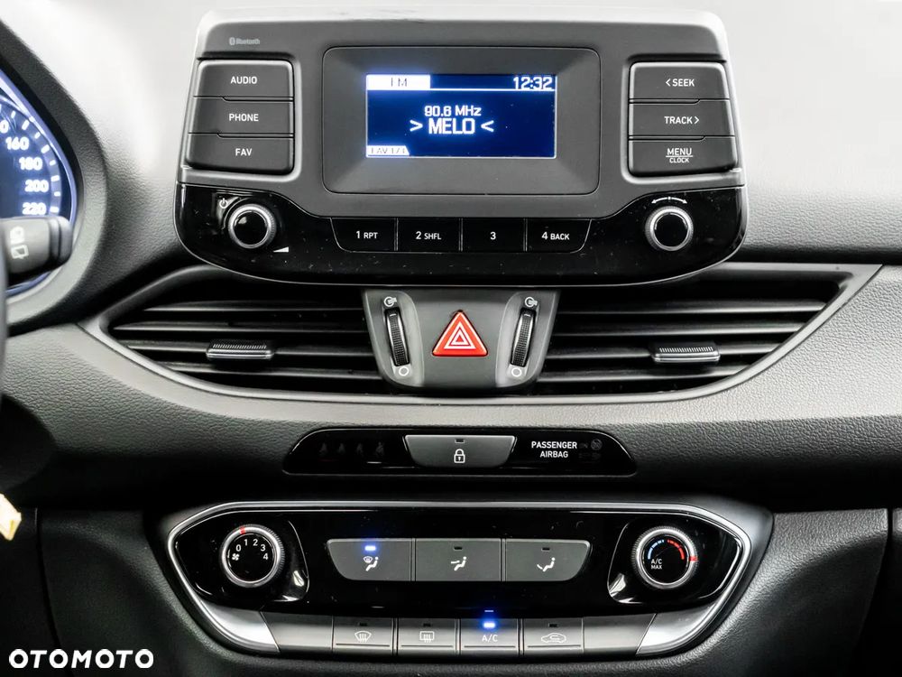 Hyundai i30 1.5 DPI Classic + - 17