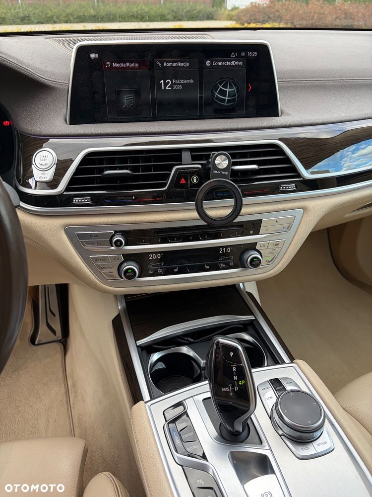 BMW Seria 7 - 18