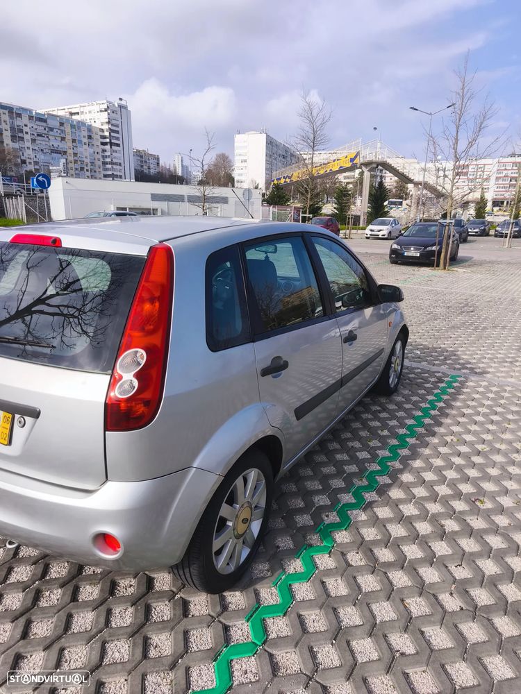 Ford Fiesta 1.25 Ghia - 4