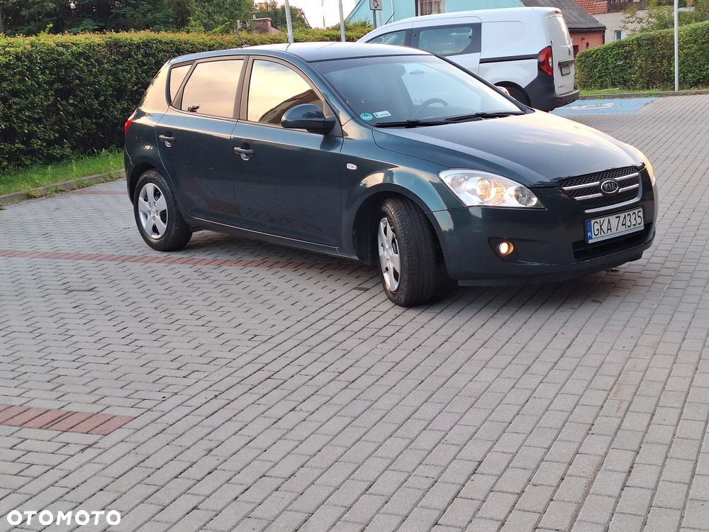 Kia Ceed 1.4 CVVT Attract - 1