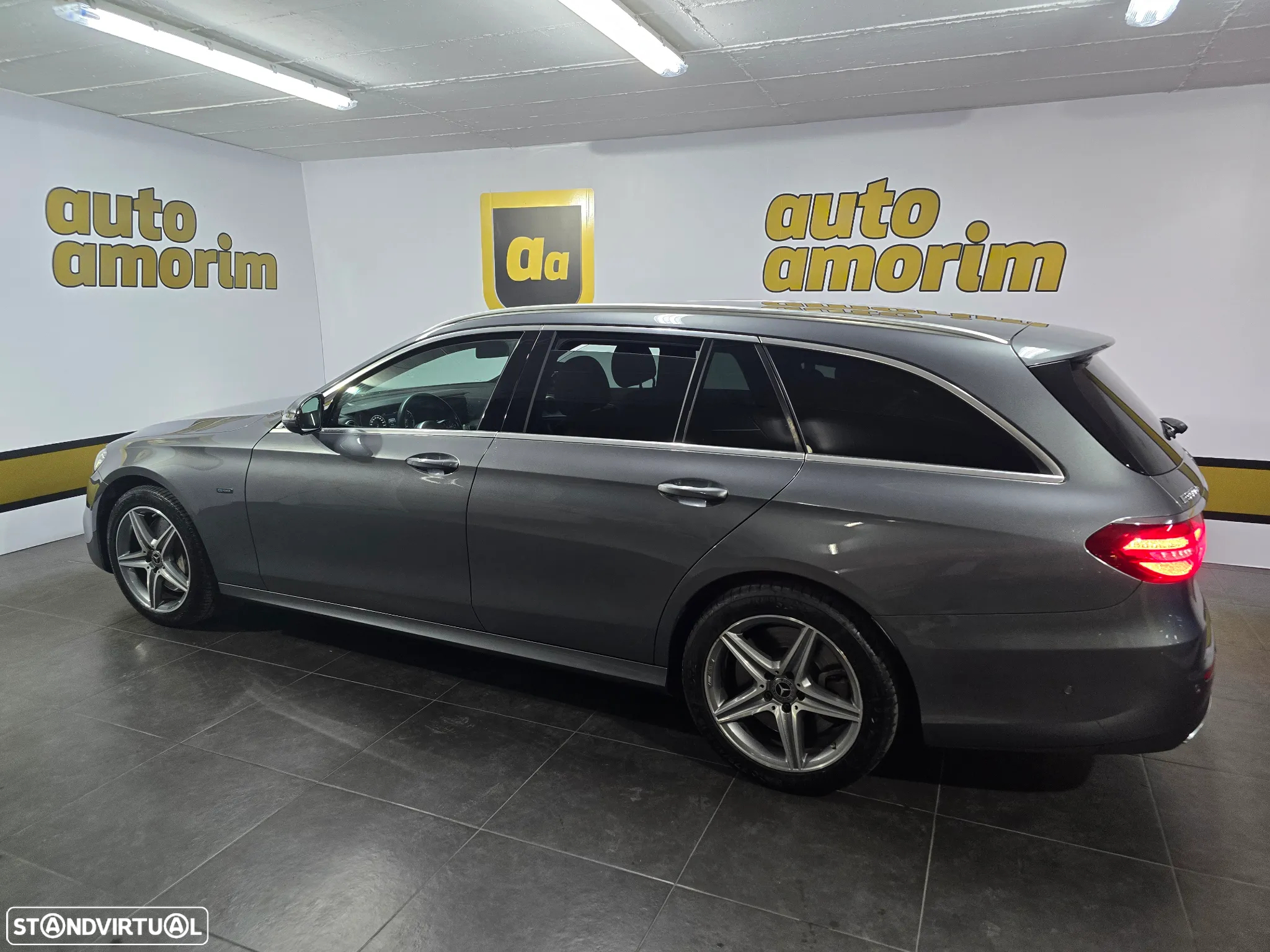 Mercedes-Benz E 300 de AMG Line - 16