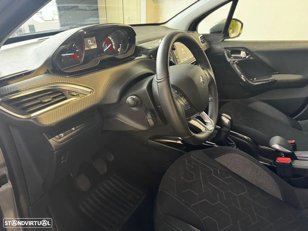 Peugeot 2008 1.2 PureTech Allure - 15