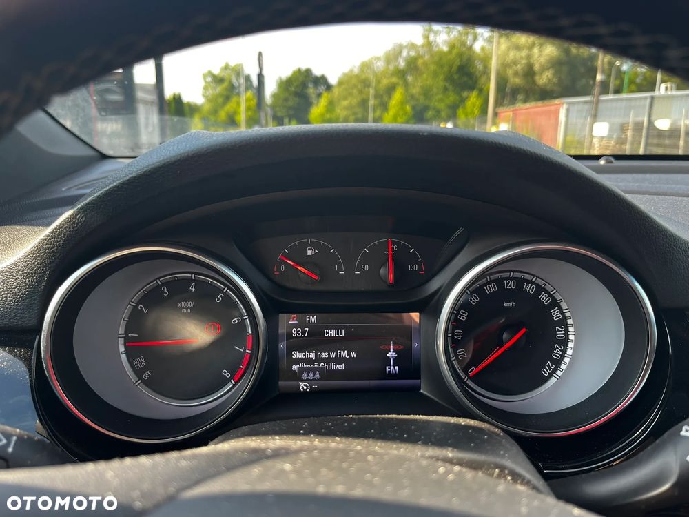 Opel Astra 1.6 T Dynamic S&S - 12