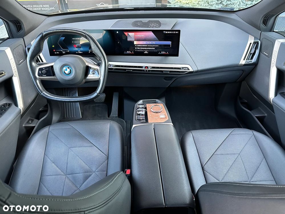 BMW iX xDrive40 76.6kWh Essence - 9