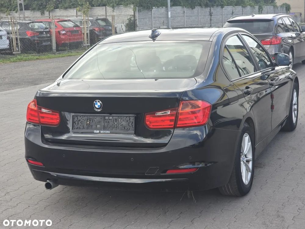 BMW Seria 3 318d - 4
