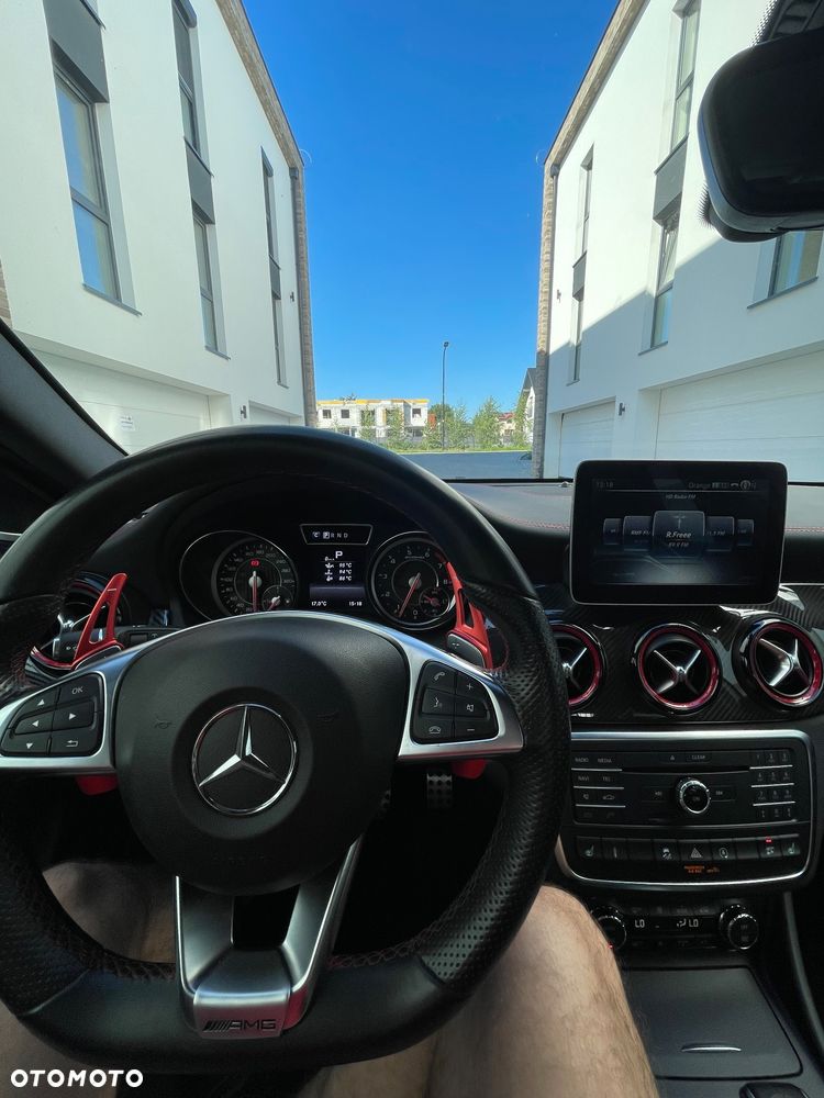 Mercedes-Benz GLA AMG 45 4Matic AMG Speedshift 7G-DCT - 17