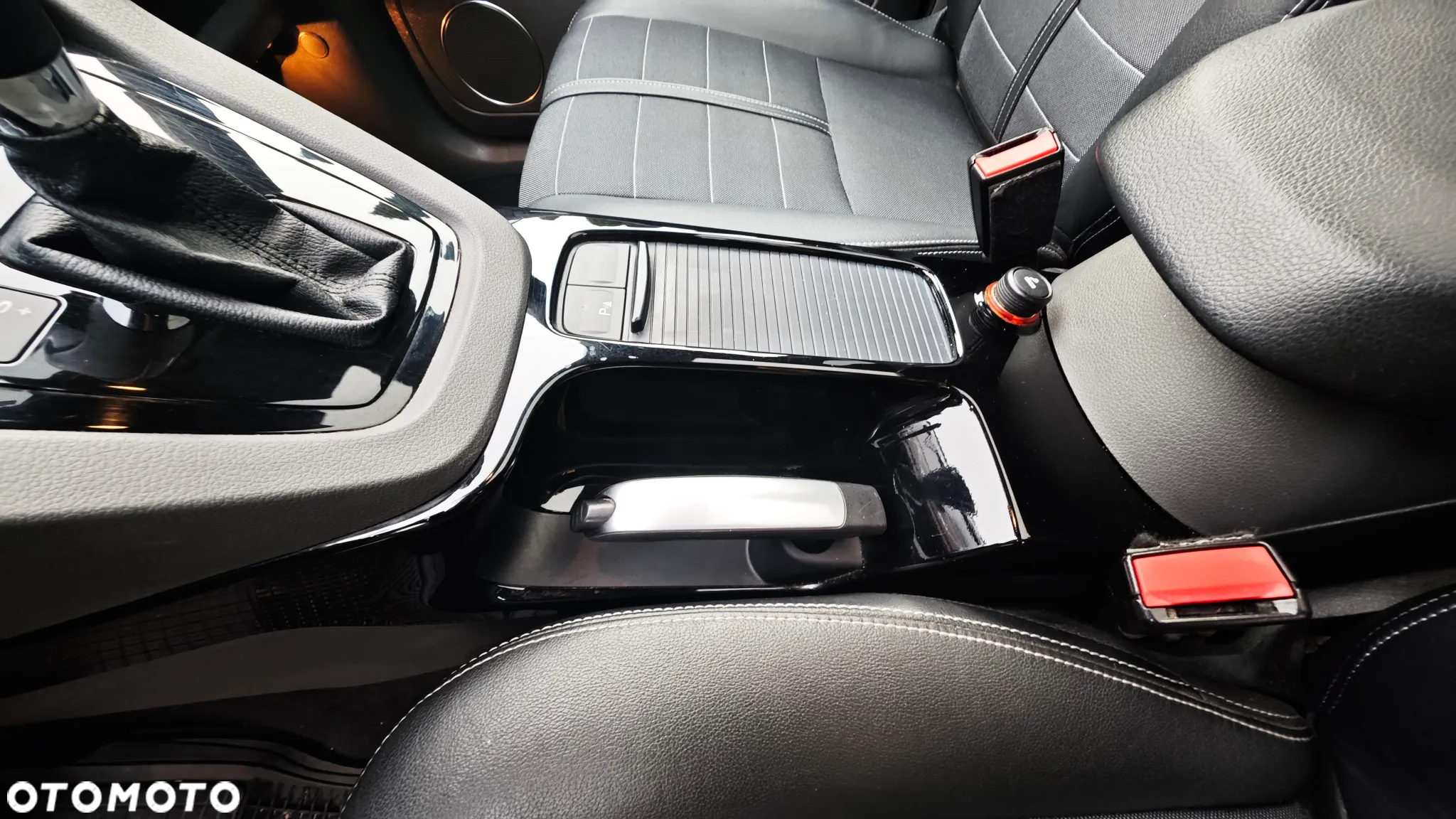Ford Kuga 2.0 TDCi Titanium S MPS6 - 37